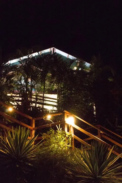 غولد كوست Garasu Lodge