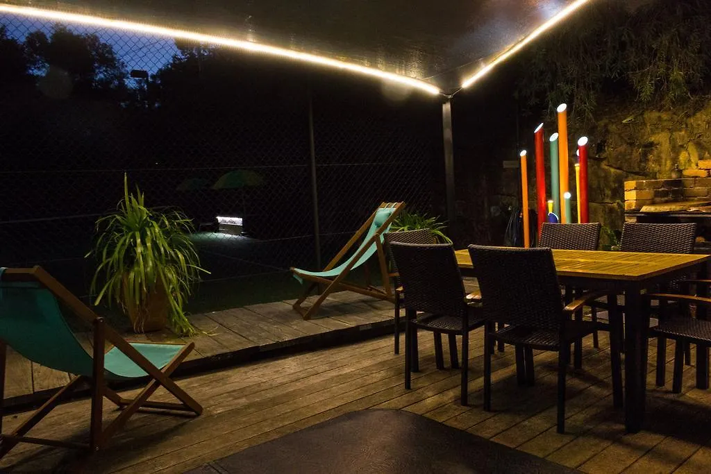 بيت ضيافة غولد كوست Garasu Lodge